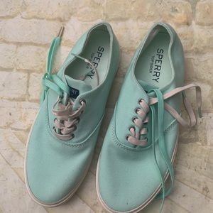 Sperry Sneakers Size 7.5